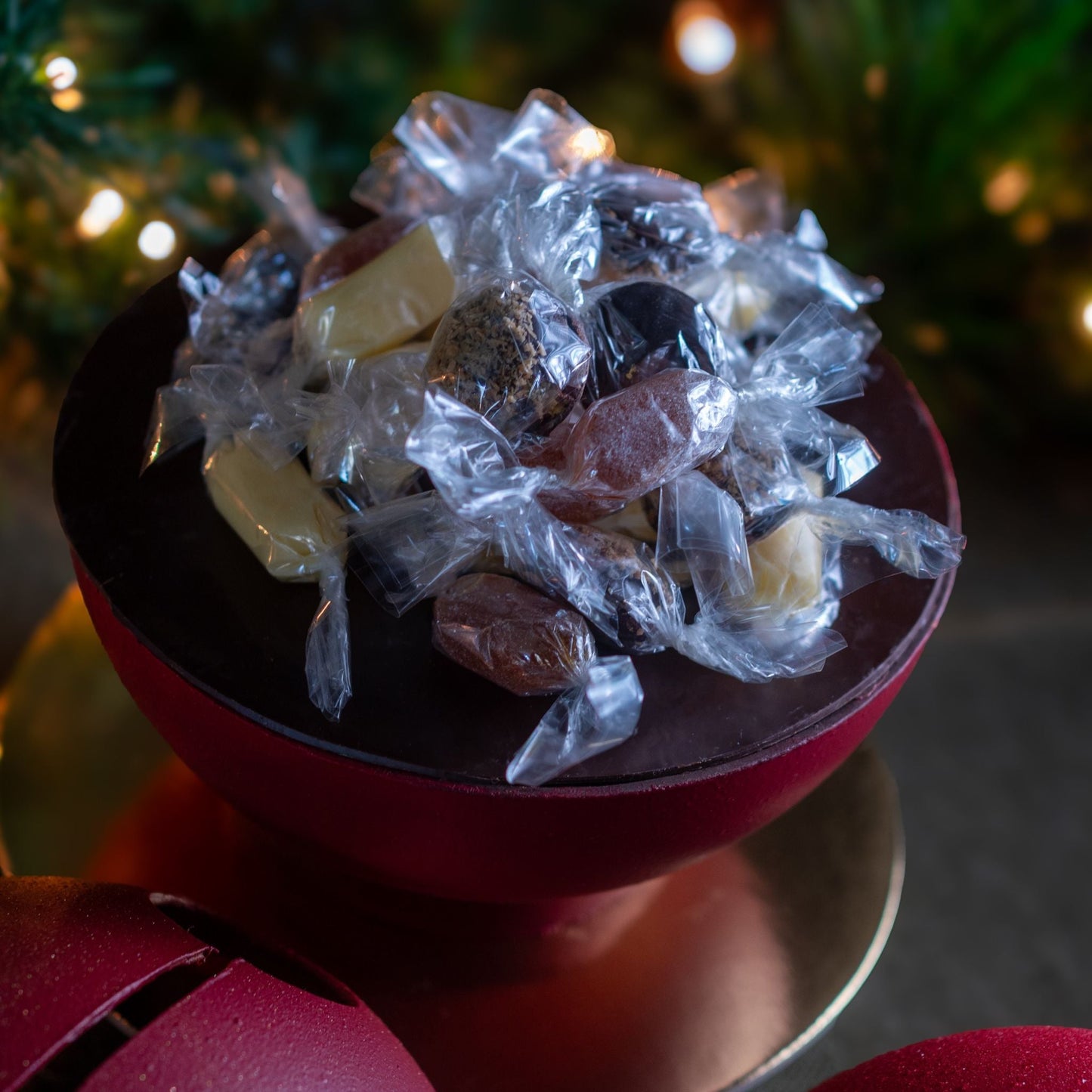 A red holiday dream with bright fruit notes