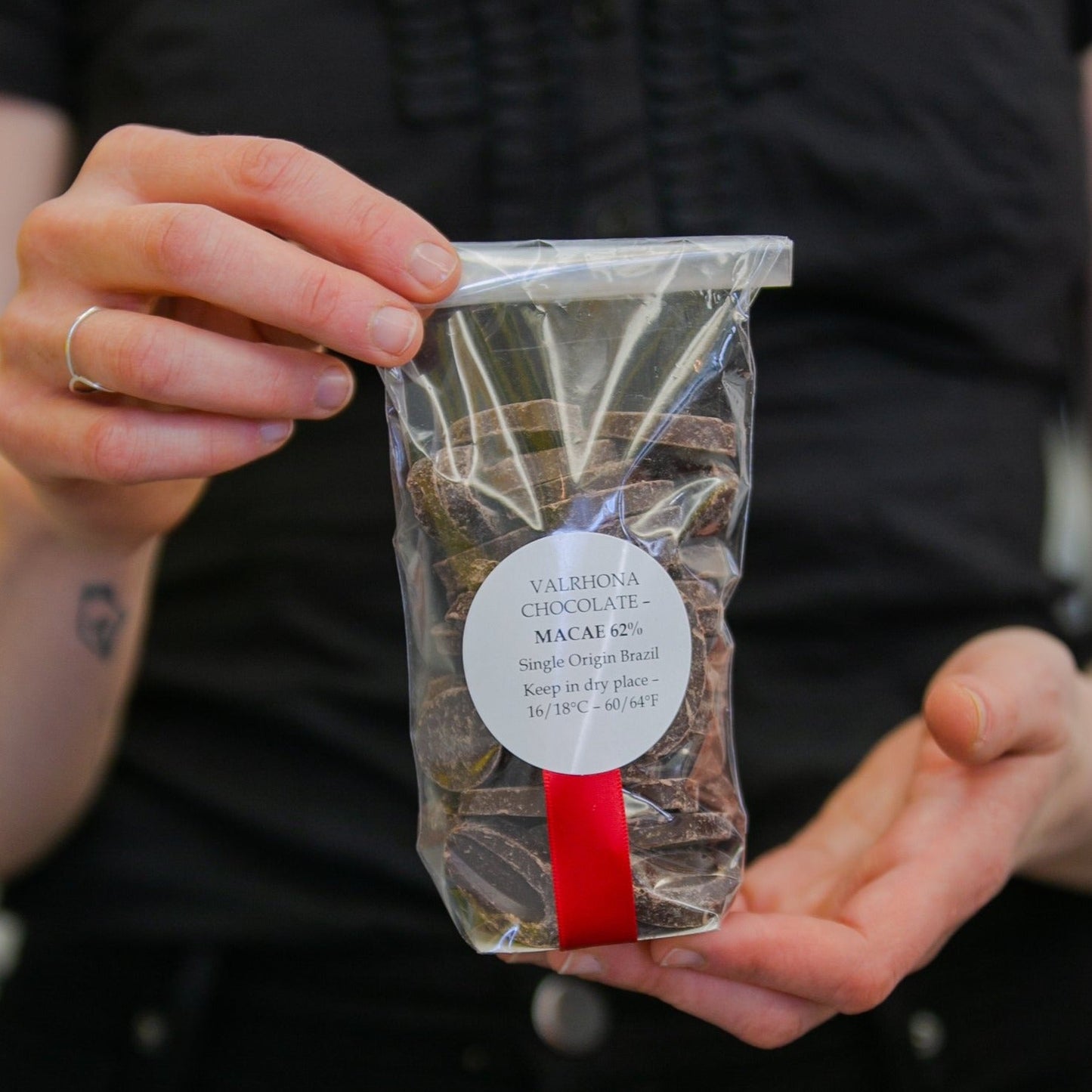 Valrhona chocolate Macaé, 62% A powerful chocolate taste with notes of dried apricot, roasted cocoa bean and black tea, enhanced with a delicately bitter finish