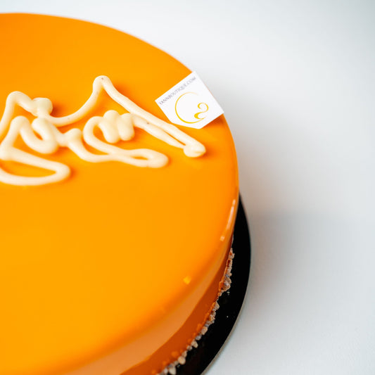 THREE SISTERS

Meet the layers that work so well together:

A coffee/caramel mousse, a tonka cremeux, some lovely orange marmelade all on a chocolate cake &amp; almond feuilletine base.