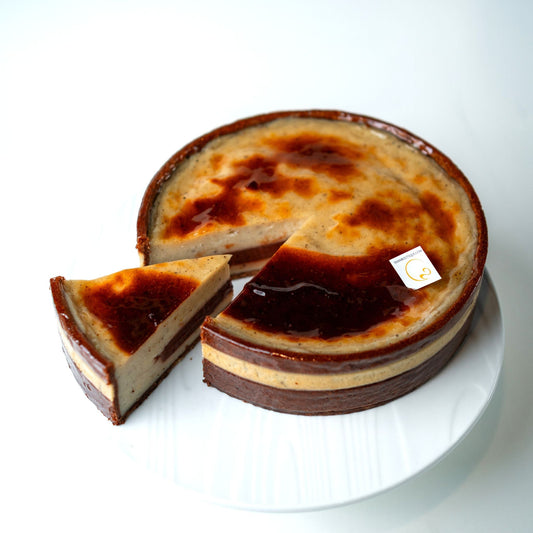 THE PARISFLAN

Enjoy vanilla bean custard with a dark chocolate raspberry ganache heart hugged by a chocolate and vanilla striped shortbread!&nbsp;